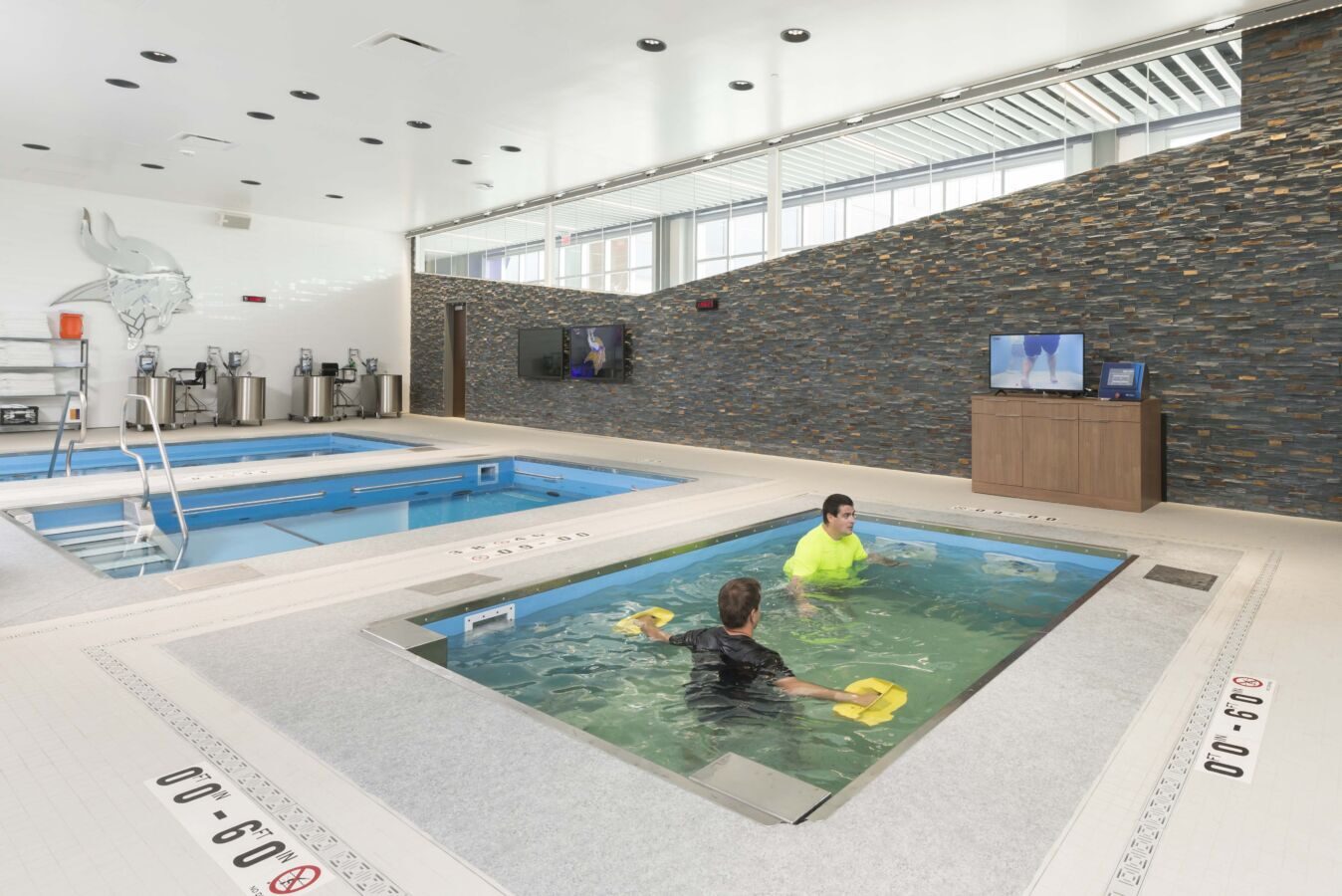 Medical swimming facility